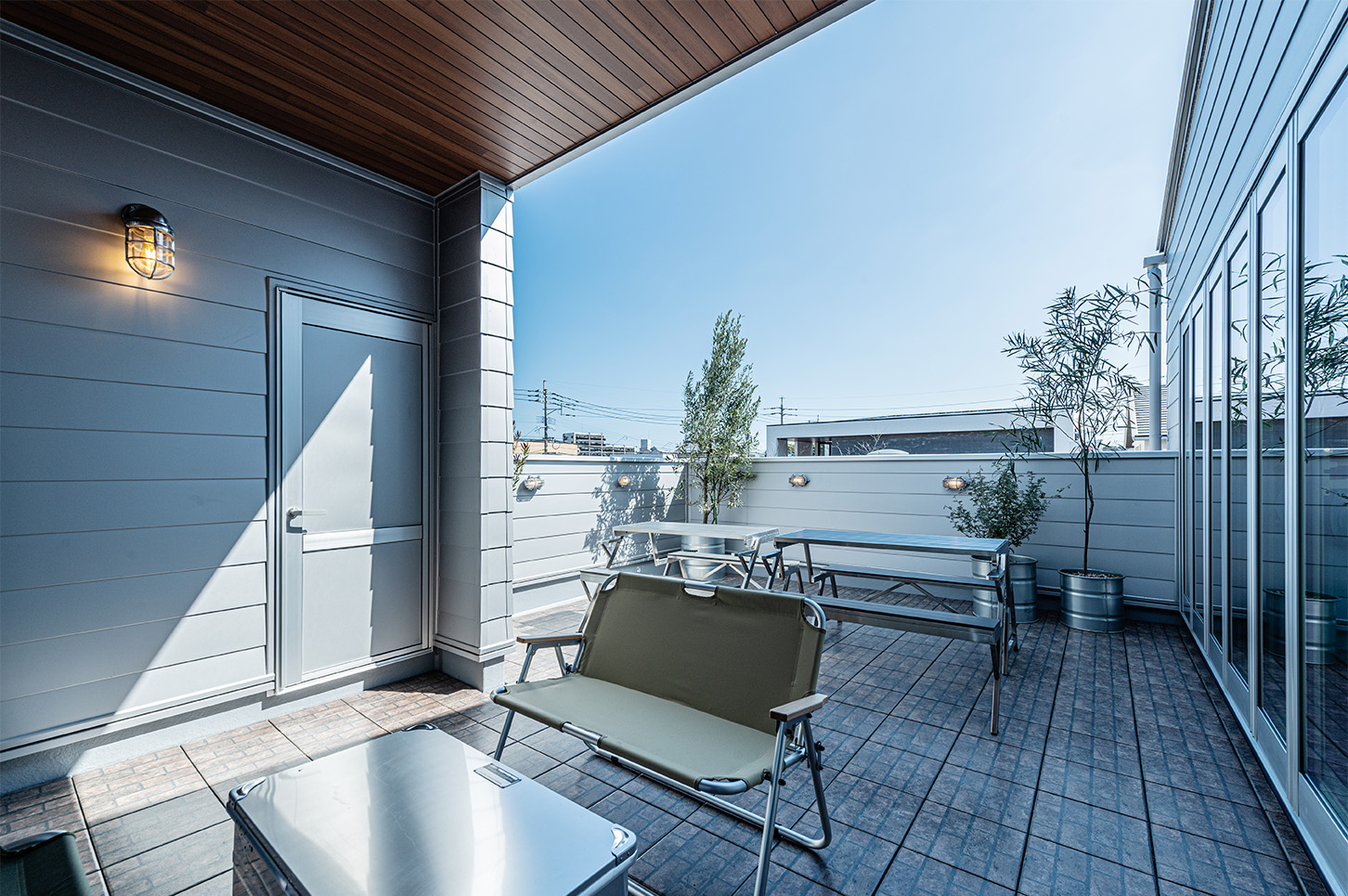 DULTON HOME magazine05 プライベートなバルコニー空間を楽しむ | 愛媛県西条市で注文住宅を建てるならタテリノFIELD